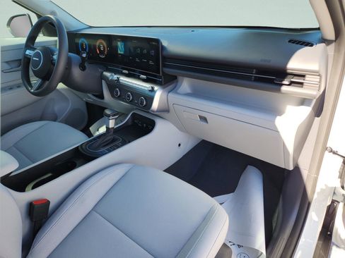 New 2026 Hyundai Kona SE image 9