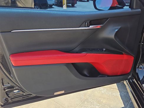 Used 2022 Toyota Camry XSE image 8