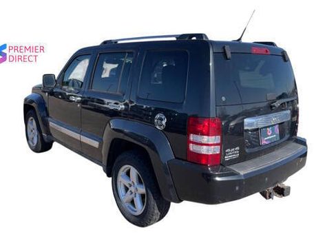 Used 2011 Jeep Liberty Limited w/ Comfort/Convenience Group AWD/4WD image 3