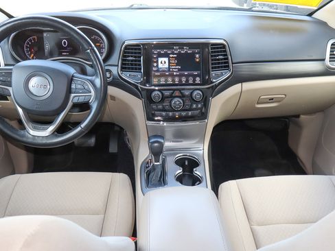 Used 2022 Jeep Grand Cherokee Laredo E w/ Security & Convenience Group image 10