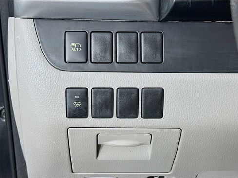 Used 2017 Toyota Highlander LE FWD image 10
