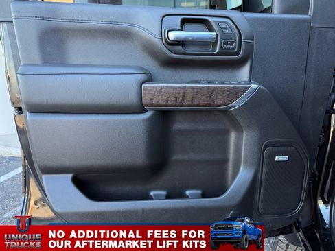 Used 2022 GMC Sierra 2500 Denali w/ Denali Ultimate Package image 16