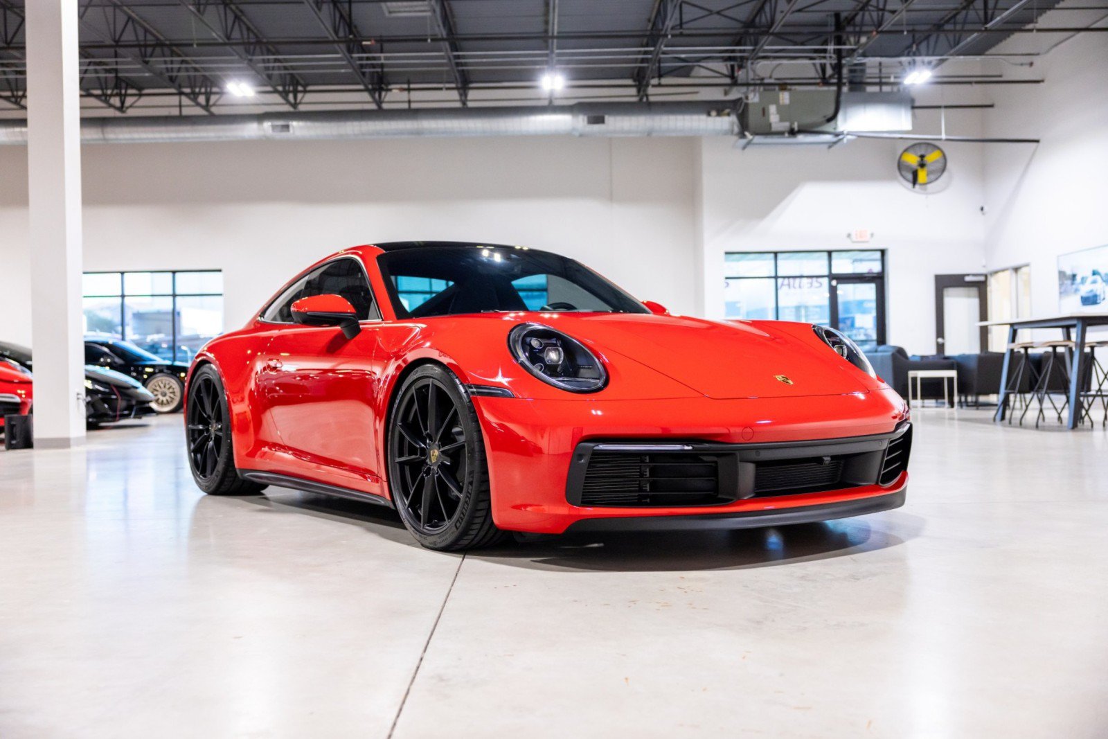 Used 2024 Porsche 911 Carrera RWD image 3