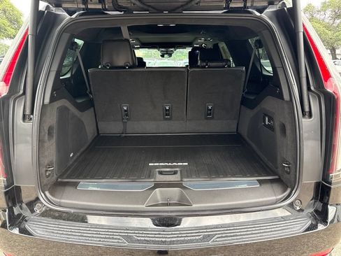 Used 2024 Cadillac Escalade ESV V w/ LPO, ONYX Package AWD/4WD image 24