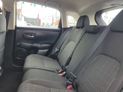 Used 2025 Honda HR-V LX image 11