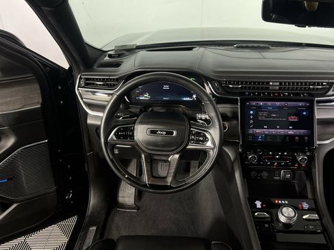 Used 2022 Jeep Grand Cherokee Overland w/ Advanced Protech Group III image 14