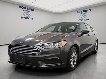Used 2017 Ford Fusion SE w/ Fusion SE Technology Package