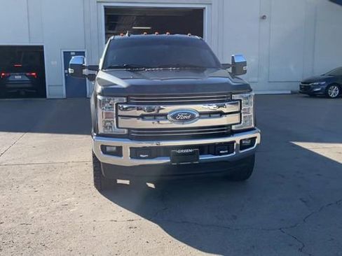 Used 2019 Ford F350 Lariat w/ Chrome Package image 3