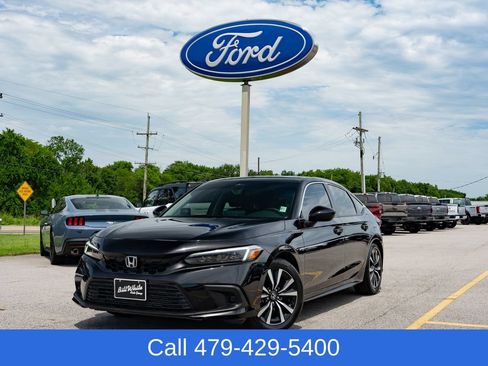 Used 2024 Honda Civic EX-L image 2