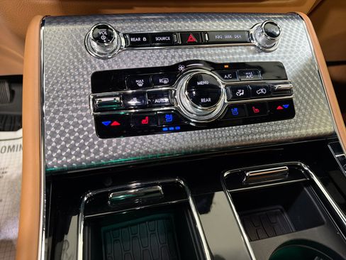 Used 2023 Lincoln Aviator Black Label Grand Touring w/ Class IV Trailer Tow Package image 20