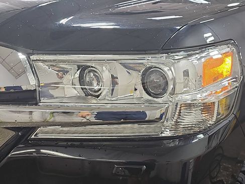 Used 2016 Toyota Land Cruiser AWD/4WD image 38