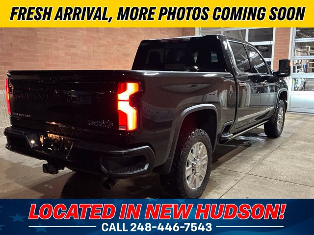 Used 2024 Chevrolet Silverado 3500 High Country w/ High Country Premium Package AWD/4WD image 3