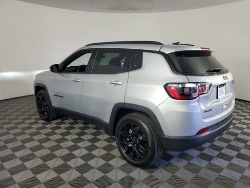 Used 2025 Jeep Compass Latitude w/ Altitude Special Edition image 6