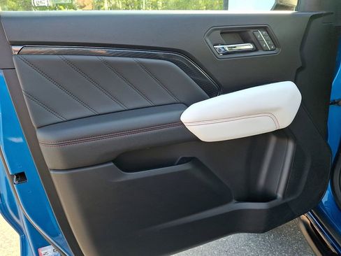 Used 2024 GMC Canyon AT4X AWD/4WD image 12