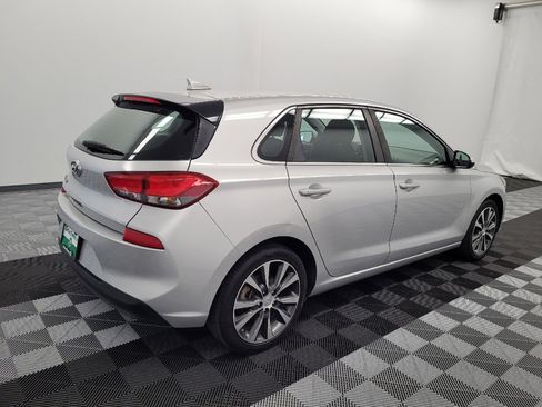 Used 2018 Hyundai Elantra GT FWD image 9