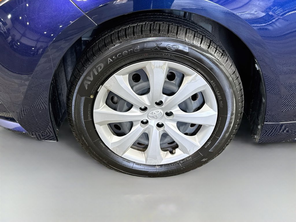 Used 2024 Toyota Corolla LE FWD image 4