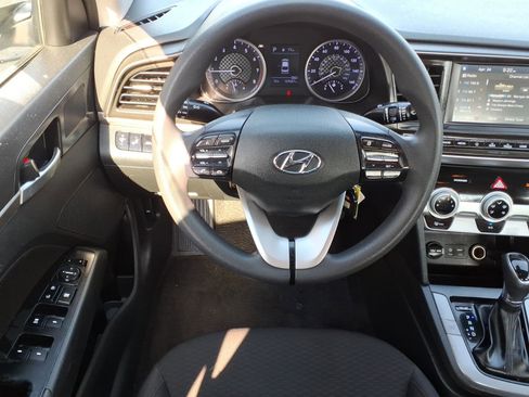 Used 2019 Hyundai Elantra SEL w/ Cargo Package FWD image 5