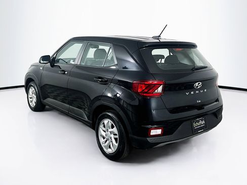 Used 2025 Hyundai Venue SE image 5
