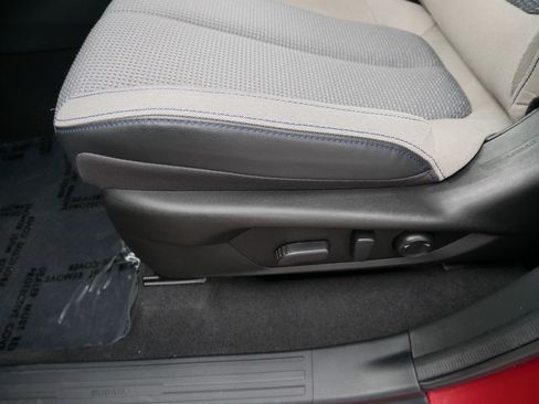 Certified 2025 Subaru Forester Premium AWD/4WD image 20