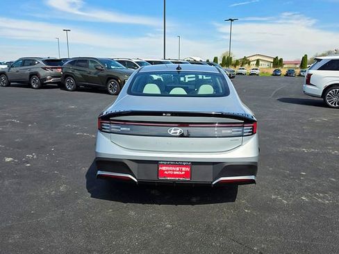New 2026 Hyundai Sonata Blue FWD image 24