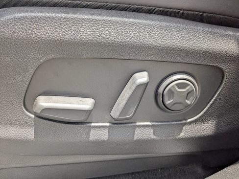 Used 2024 Kia Carnival SX FWD image 28