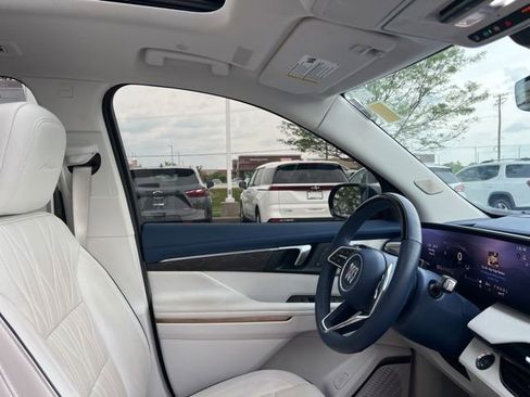 Used 2026 Buick Enclave Avenir w/ Super Cruise Package AWD/4WD image 22