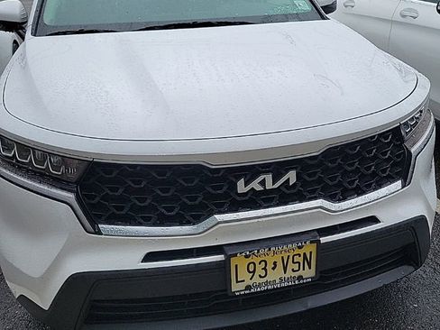 Used 2022 Kia Sorento LX FWD image 5