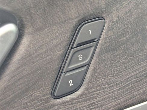 Used 2023 Jeep Grand Cherokee L Limited w/ Luxury Tech Group II image 11