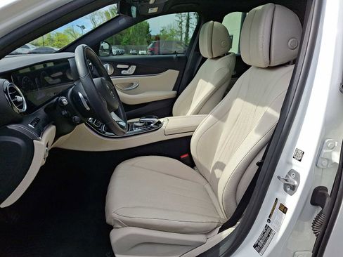 Certified 2017 Mercedes-Benz E 300 4MATIC image 10