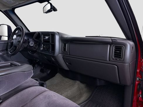 Used 2006 GMC Sierra 2500 SLE AWD/4WD image 25