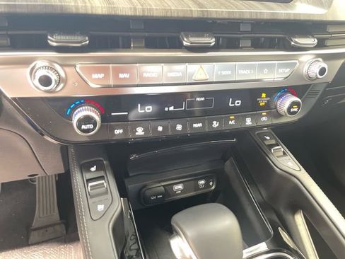 Used 2025 Kia Telluride EX FWD image 13