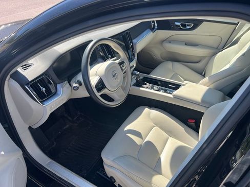 Used 2020 Volvo S60 T6 Momentum AWD/4WD image 7