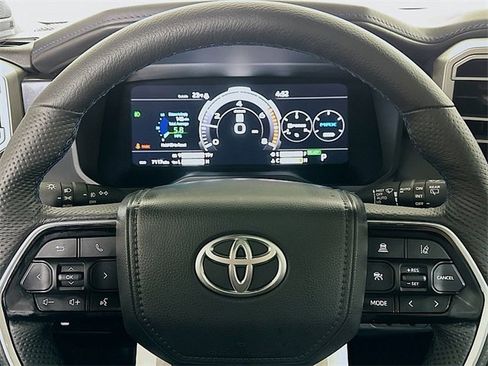 Used 2025 Toyota Sequoia Platinum image 12