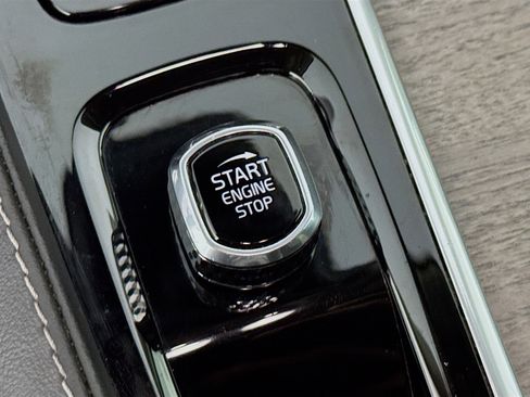 Used 2024 Volvo XC90 T8 Ultimate w/ Protection Package Premier image 20