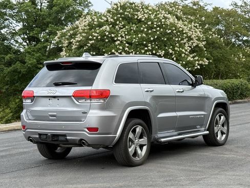 Used 2014 Jeep Grand Cherokee Overland w/ Advanced Technology Group AWD/4WD image 9