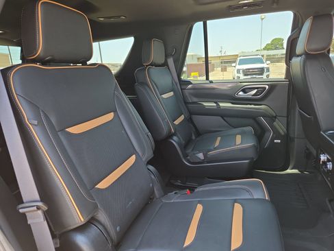 Used 2024 GMC Yukon AT4 w/ Technology Package AWD/4WD image 10