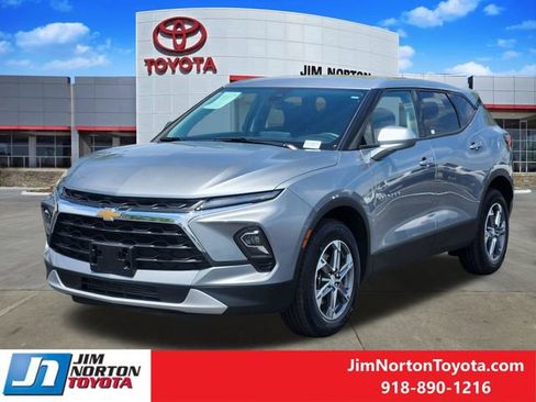 Used 2025 Chevrolet Blazer LT AWD/4WD image 3