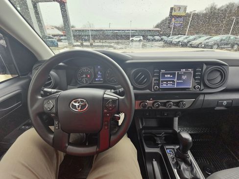Certified 2020 Toyota Tacoma SR w/ SX Package image 16