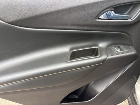 Used 2018 Chevrolet Equinox Premier image 34