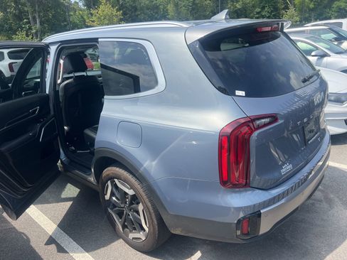 Used 2025 Kia Telluride S FWD image 7