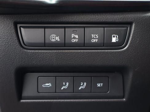 Certified 2025 MAZDA CX-70 Plug-In Hybrid w/ Premium Plus AWD/4WD image 24