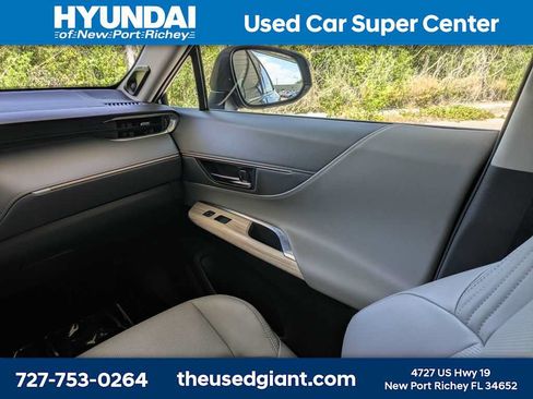 Used 2022 Toyota Venza Limited AWD/4WD image 22