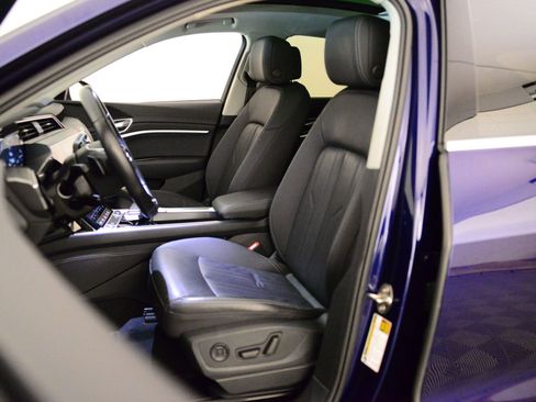Certified 2022 Audi e-tron Premium image 4