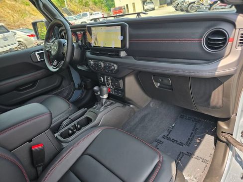 New 2026 Jeep Wrangler Unlimited Rubicon 392 w/ Quick Order Package 27X Moab AWD/4WD image 29