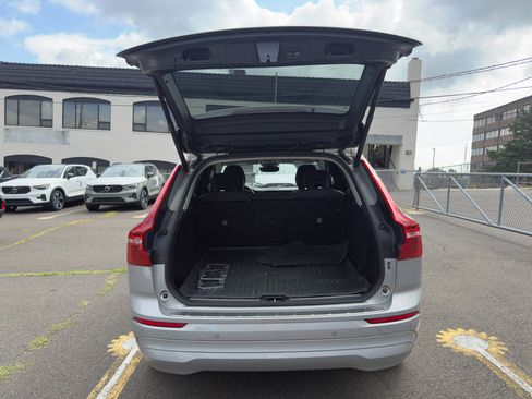 Certified 2023 Volvo XC60 B5 Core w/ Climate Package image 6