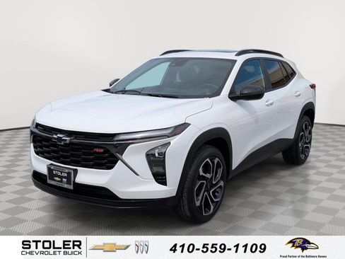 Used 2024 Chevrolet Trax RS w/ Sunroof Package FWD image 1