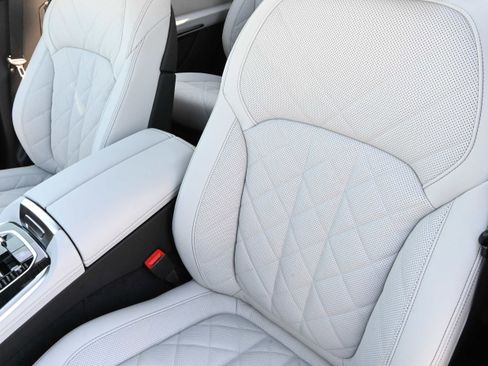 New 2026 BMW X7 xDrive40i AWD/4WD image 9