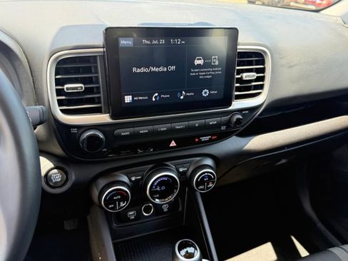 Used 2025 Hyundai Venue SEL FWD image 20