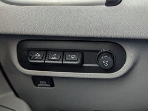 Used 2024 GMC Terrain SLT w/ Infotainment Package II image 27