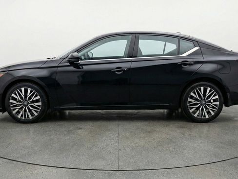 Used 2025 Nissan Altima 2.5 SV FWD image 5
